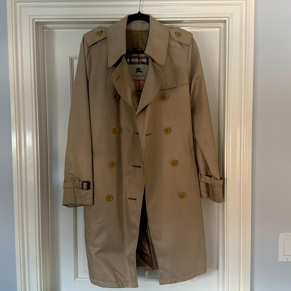 Women’s Burberry Trench - Size 6